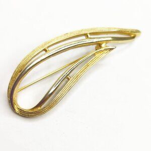 Vintage Sarah Coventry Abstract Paisley Pattern Open Teardrop Gold Tone Brooch